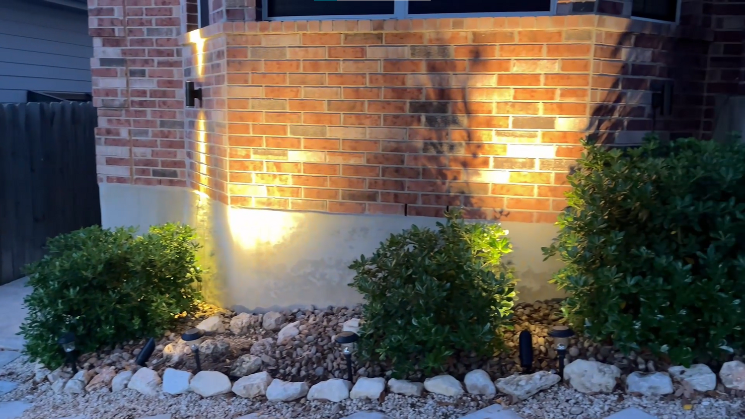 Gardenreet Warm & Cool White Adjustable Waterproof Low Voltage Stretchable Aluminum Landscape Spotlights - Black (9102)